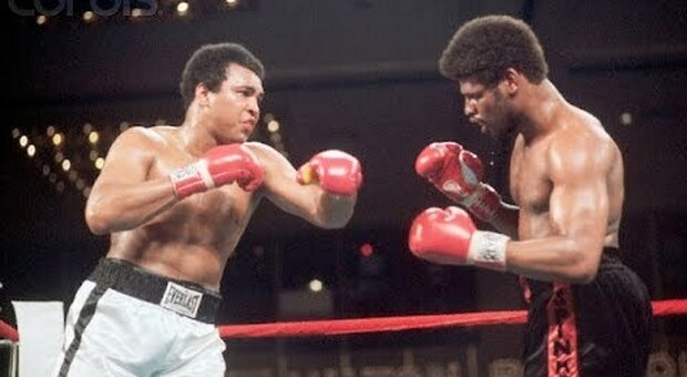 Da sinistra Muhammad Ali e Leon Spinks