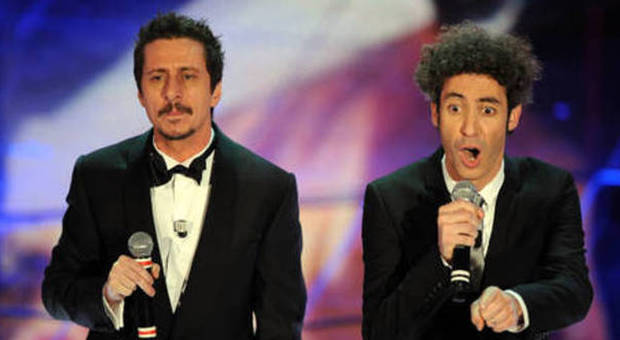 Sanremo, la canzone-satira di Luca e Paolo tocca anche Pino Daniele