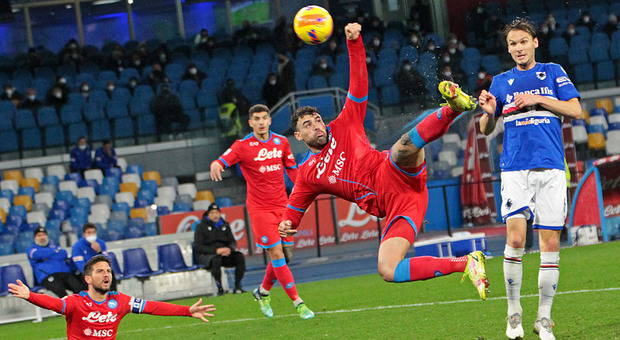 Petagna nuovo eroe di Napoli: gol (e che gol), forza e sorrisi