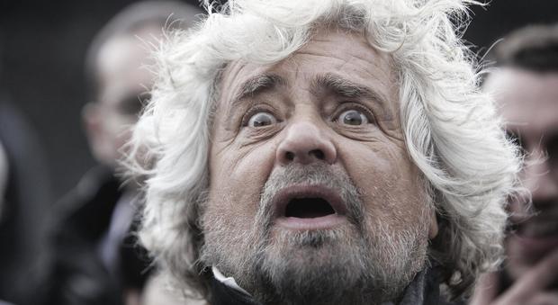 Renzi si dimette, Grillo: «Subito al voto con l'Italicum, prepariamo il nostro governo»