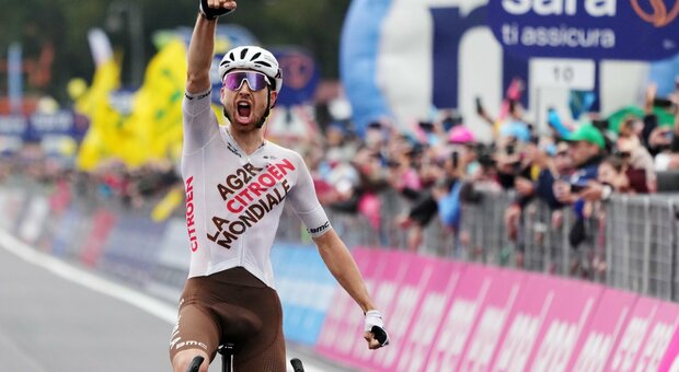 Giro d'Italia, Paret-Peintre vince la tappa di Lago Laceno