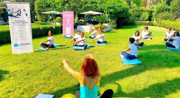 «Yoga for life», a Nola raccolta fondi per il tumore al seno