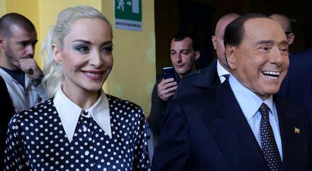 Berlusconi day, Marta Fascina (assente a Paestum) rompe il silenzio: «Silvio, torneremo a stringerci le mani». Il messaggio straziante