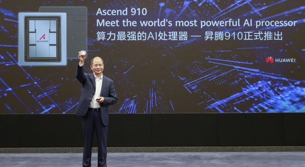 Huawei lancia Ascend 910, il chiè più potente di sempre