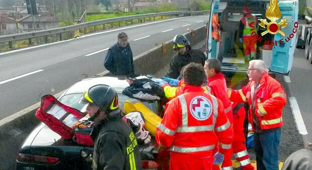 Incidente sul raccordo Avellino-Salerno: morto motociclista, traffico in tilt