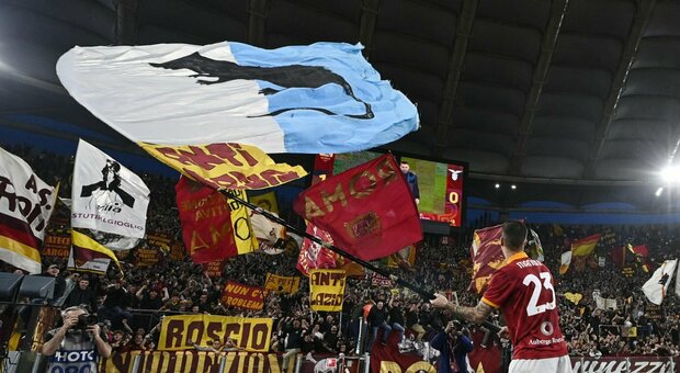 Roma, Mancini e la bandiera biancoceleste con un ratto: indaga la procura federale