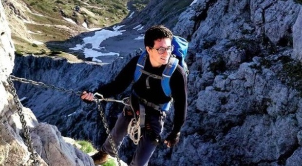 Trovato morto Alessandro l'escursionista 21enne disperso sul monte Legnone: è precipitato