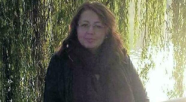 Elena Casanova, uccisa a martellate in strada dall'ex: la figlia di 17 anni è passata sul posto per caso dopo il delitto