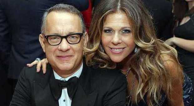 Tom Hanks accusa i medici della moglie malata di cancro: «Sono dei macellai»