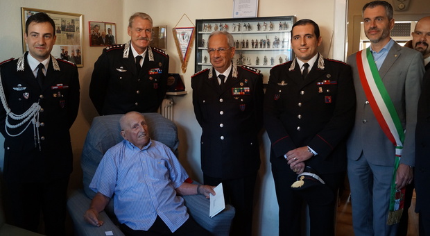 Ha 109 anni il carabiniere più longevo d'Italia: festa a Bassano per nonno Giovanni