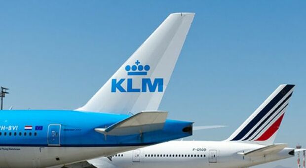 KLM cancella fino a 20 voli europei al giorno per difficoltà operative