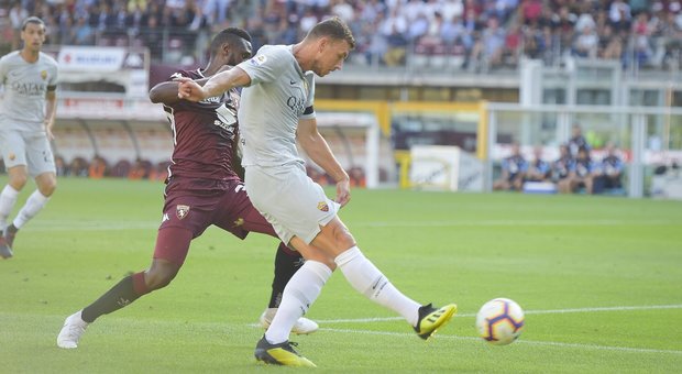 Torino-Roma 0-1, vittoria giallorossa all'esordio. Decide un super gol di Dzeko all'89'