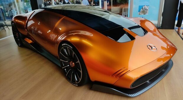 Il futuristico concept Vision One-Eleven, che sottolinea il parallelismo innovativo tra il mondo automobilistico e quello nautico