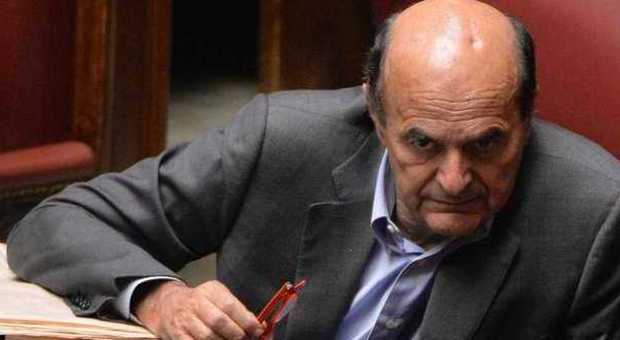 Pd-Verdini, Bersani all'attacco: «Sviliti dalla canzoncina, è ora di chiarire»