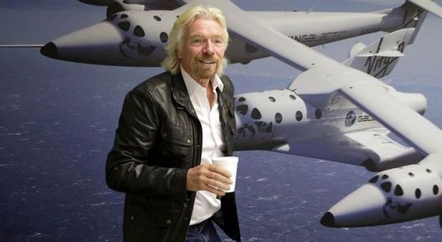 Schianto navetta SpaceShipTwo Virgin, duro colpo al sogno di Branson del turismo spaziale