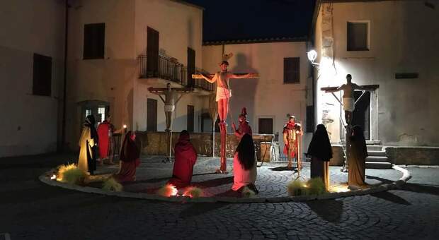 Lugnano, in piazza si rievoca la via Crucis e la tradizione pasquale
