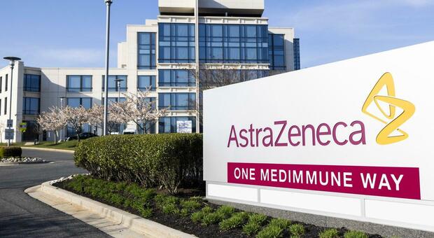 Astrazeneca, la sentenza storica: «Risarcimento di 23 mila euro a una donna che ha avuto complicazioni»