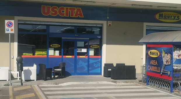 Civita Castellana, razzia di creme solari al supermarket: bloccate due donne