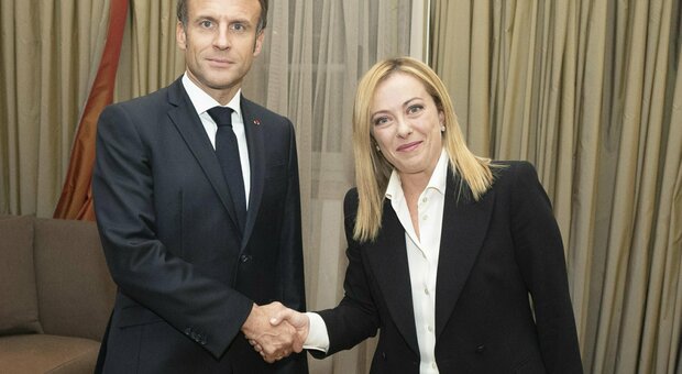 Meloni domani vede Macron. L'Eliseo: «Sul tavolo questioni europee, Nato e Ucraina». La missione a Parigi per l'Expo a Roma