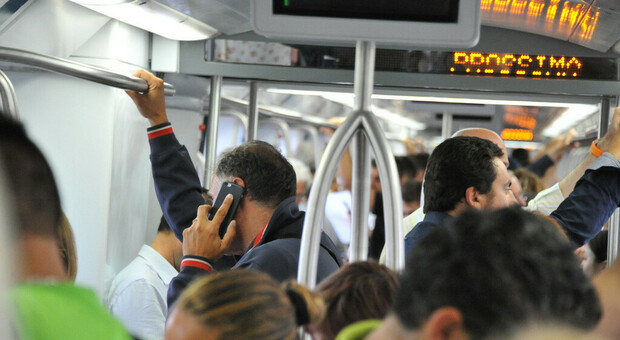 Roma-Lido, stop ai treni nelle ore notturne: ecco da quando. La linea aerea è da rifare