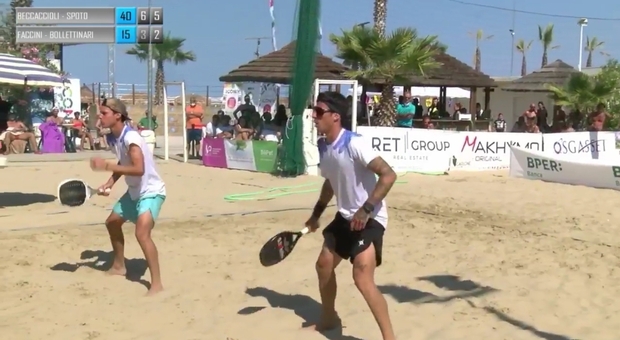 La coppia maschile vincitrice ai campionati italiani di beach tennis