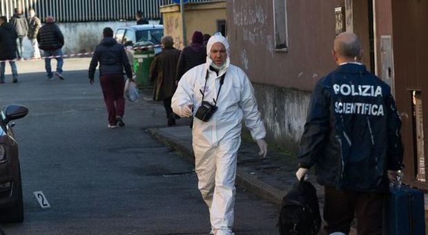 Roma, esecuzione al Casilino: uomo freddato da due killer in sella a una moto