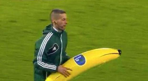 Banana a Gervinho, il dg del Feyenoord: "Non è razzismo, solo intrattenimento"