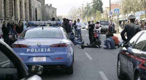 Rieti, far west in via Terenzio Varrone: rifugiato aggredisce poliziotti e viene arrestato Nella sede della cooperativa Pegaso