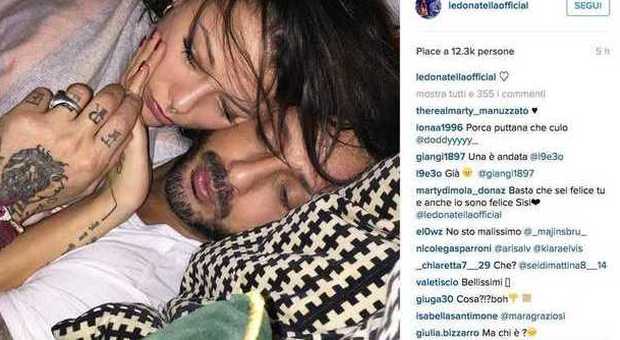 Fabrizio Corona e Silvia delle 'Donatella': la foto del tenero abbraccio su Instagram