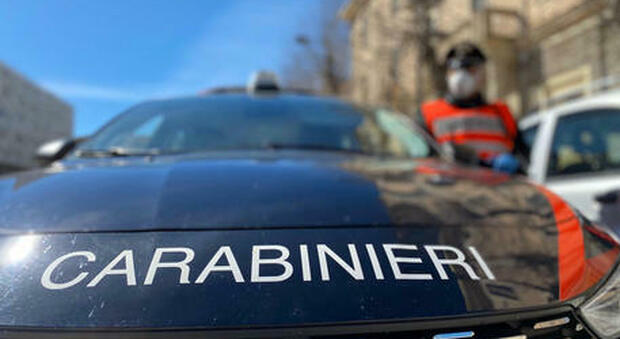 Roma, inseguito dai carabinieri a bordo di un'auto rubata: arrestato romano 42enne