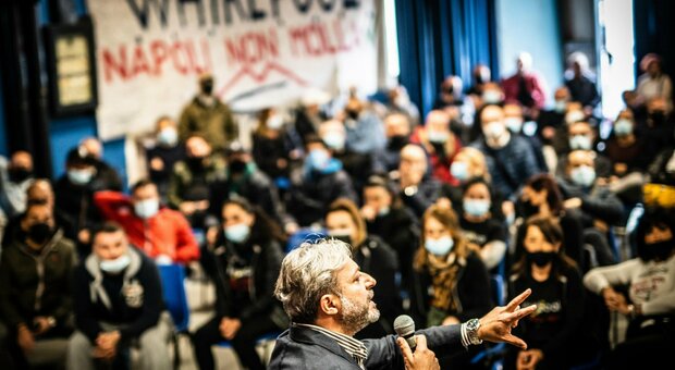 Whirlpool Napoli, appello dei sindacati: «Problemi nella cessione del sito, intervenga il ministero»