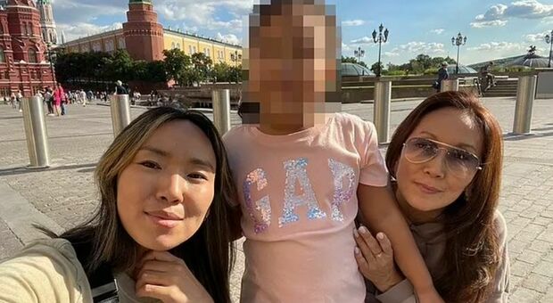 Omicidio in casa del politico pro-Putin: moglie e figlia uccise dal fratello minore. Cremlino "silenzia" la tv di Stato