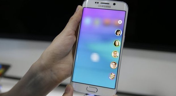 Smartphone in affanno, Samsung cambia il responsabile telefonia mobile