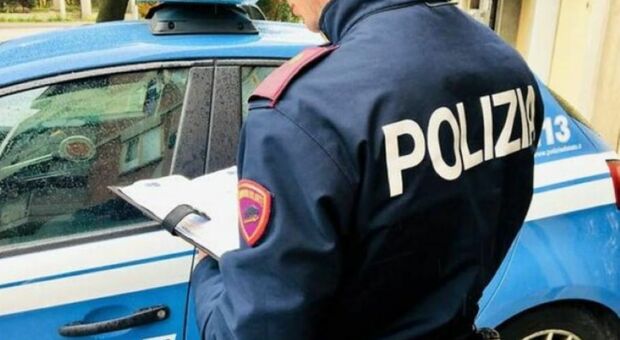 Poliziotto suicida a 45 anni con la pistola d'ordinanza: trovato morto dai colleghi. Choc nel milanese