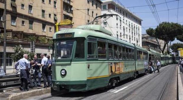 Roma, scontro tra due tram: sei feriti