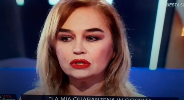 Lory Del Santo in lacrime alla Vita in Diretta: «Sono andata in una crisi profonda...». Cuccarini commossa