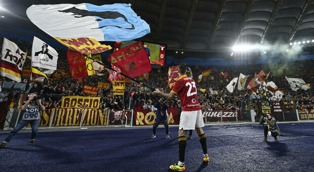 Mancini e la bandiera con il topo al derby, la Figc apre un'indagine: «In atto una verifica». Le scuse del difensore e cosa rischia