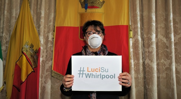 #LuciSuWhirlpool, la campagna per non spegnere l'attenzione su via Argine