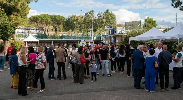 https://statics.cedscdn.it/photos/MED/15/21/8371521_23145921_family_day_benevento.jpg