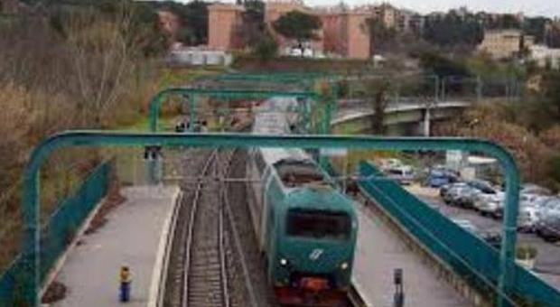 Roma, dramma alla stazione di Monte Mario: uomo travolto dal treno sui binari