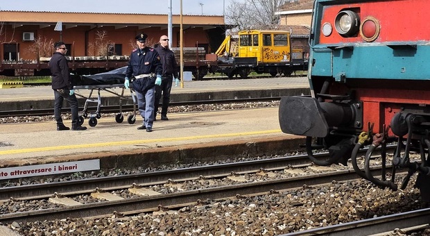 Travolto e ucciso dal treno diretto a Venezia sulla linea Bologna Padova