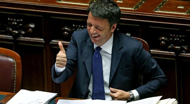 Renzi: «Entro l'anno addio Equitalia. Bagnoli? Politici hanno preso in giro italiani»