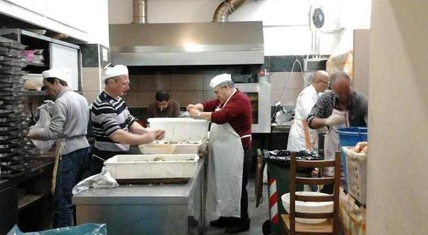 Mancano i volontari, a Salerno la mensa dei poveri chiude per ferie