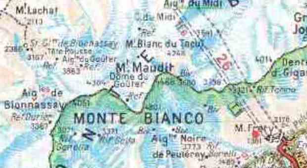 Monte Bianco, blitz della Francia sul ghiacciaio: lite con l'Italia sul confine