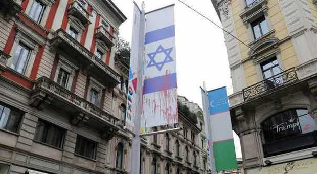Expo, imbrattata con spray rosso la bandiera di Israele in piazza Cordusio