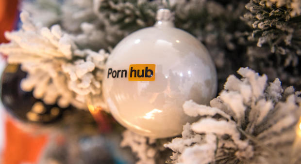 Pornhub a Milano: aperto il primo negozio d'Europa dedicato al porno