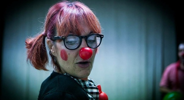Antonella, la clown terapeuta: «Col naso rosso sono la dottoresa Cuore»