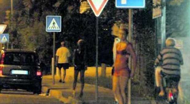 Ronde di vigili e cittadini a Pescara danno lo sfratto alle lucciole