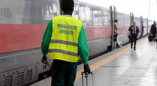 Milano, allarme in stazione Centrale: ferroviere aggredito con un coltello