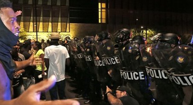 Proteste in America contro la violenze della Polizia ai danni degli afroamericani